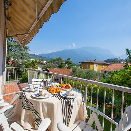 Appartamento Emma - Happy Rentals Riva del Garda Exterior photo